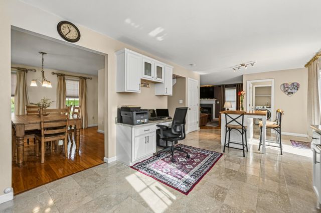 23 Bear Path Lane, Hudson, NH 03051