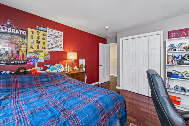 23 Bear Path Lane, Hudson, NH 03051