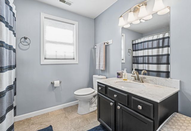 23 Bear Path Lane, Hudson, NH 03051