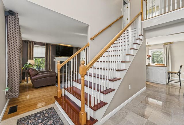 23 Bear Path Lane, Hudson, NH 03051
