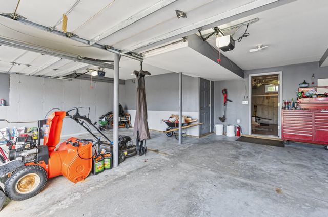 23 Bear Path Lane, Hudson, NH 03051