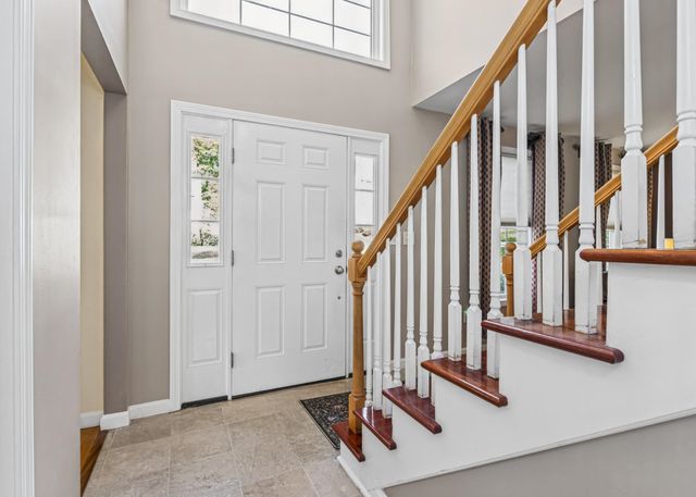 23 Bear Path Lane, Hudson, NH 03051
