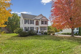 23 Bear Path Lane, Hudson, NH 03051