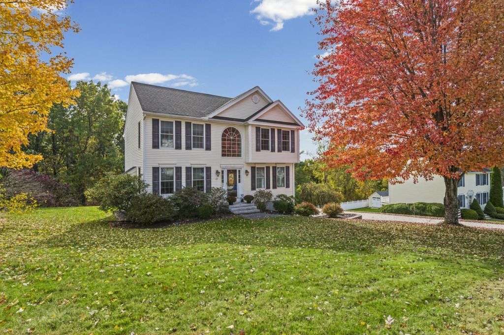 23 Bear Path Lane, Hudson, NH 03051