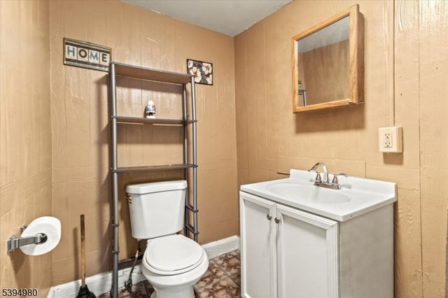 636 Elizabeth St, Beverly City, NJ 08010