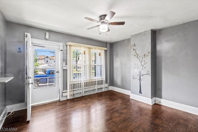 636 Elizabeth St, Beverly City, NJ 08010