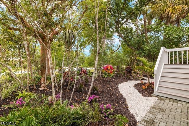 1986 Wild Lime DR, Sanibel, FL 33957