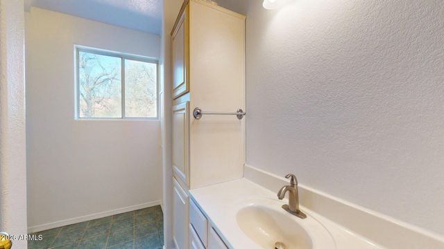 1529 E Cloud Road, Phoenix, AZ 85086
