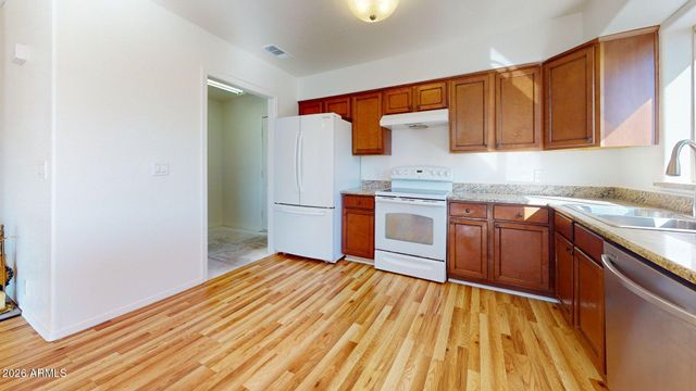 1529 E Cloud Road, Phoenix, AZ 85086