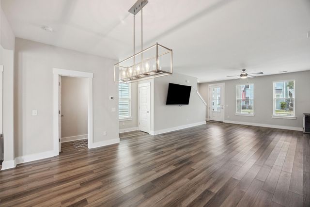 1671 Indy Drive, North Charleston, SC 29405