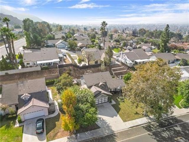 22933 De Berry Street, Grand Terrace, CA 92313