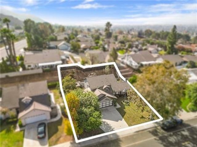 22933 De Berry Street, Grand Terrace, CA 92313