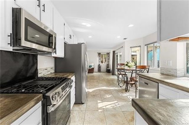 22933 De Berry Street, Grand Terrace, CA 92313