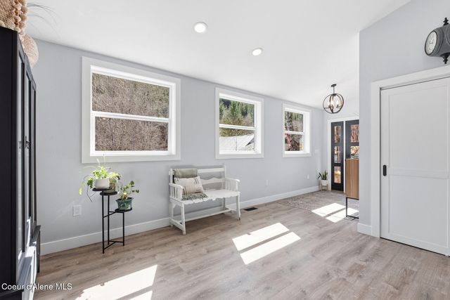 632 Main St, Wardner, ID 83837