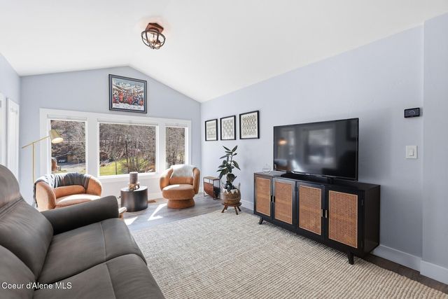 632 Main St, Wardner, ID 83837