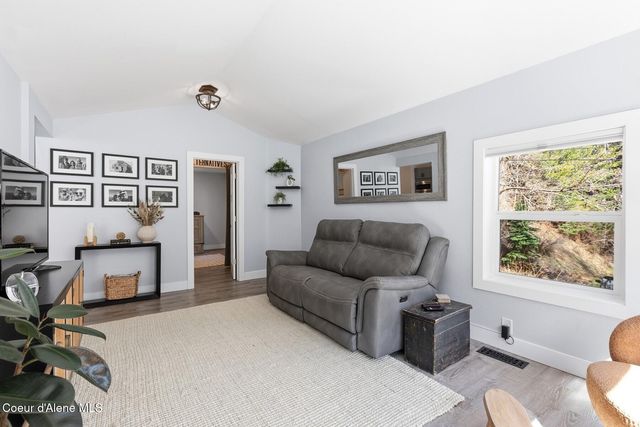 632 Main St, Wardner, ID 83837