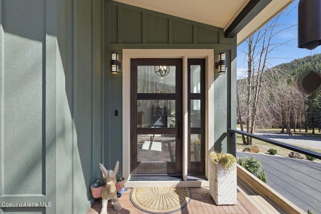 632 Main St, Wardner, ID 83837