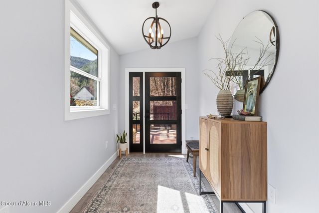 632 Main St, Wardner, ID 83837