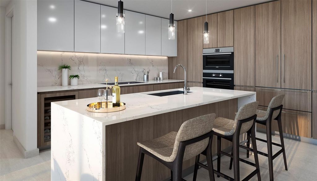 Image 4 of property listing at 5701 BOWEN DANIEL DR. 403, Tampa, FL 33616