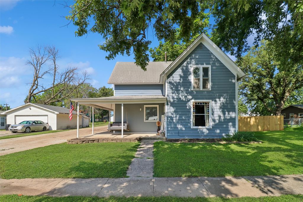 206 S 1st Street, Panora, IA 50216