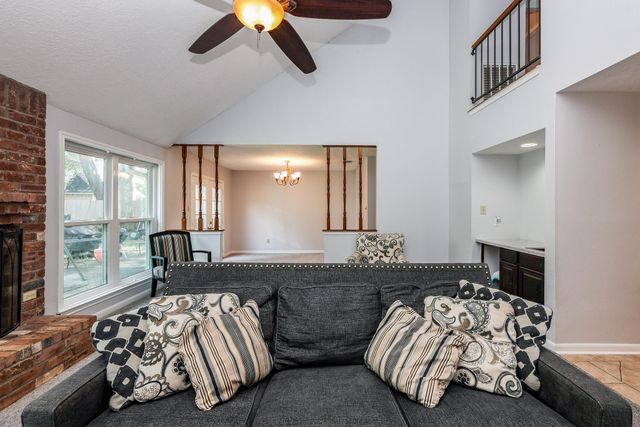 11210 Crayford Court, Houston, TX 77065