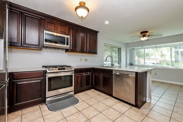 11210 Crayford Court, Houston, TX 77065
