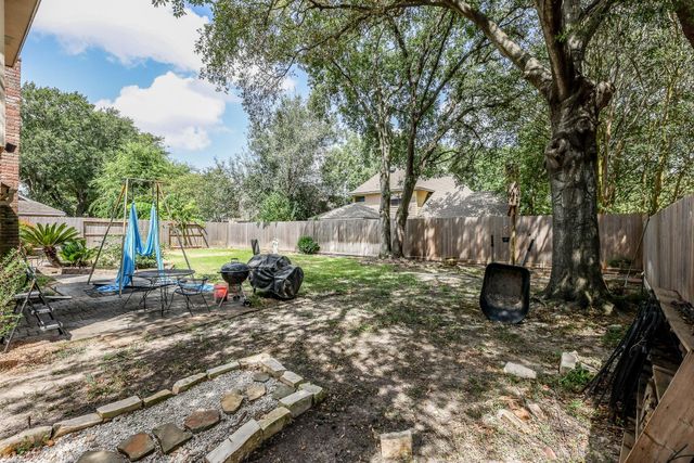 11210 Crayford Court, Houston, TX 77065