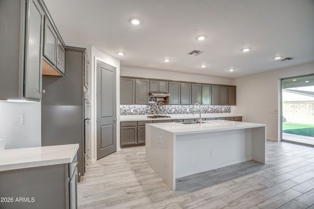 8713 N 172 Lane N, Waddell, AZ 85355