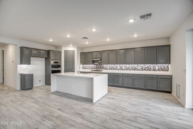 8713 N 172 Lane N, Waddell, AZ 85355