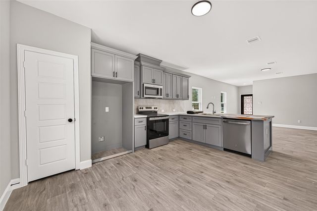 527 Oleander Street, Prairie View, TX 77484