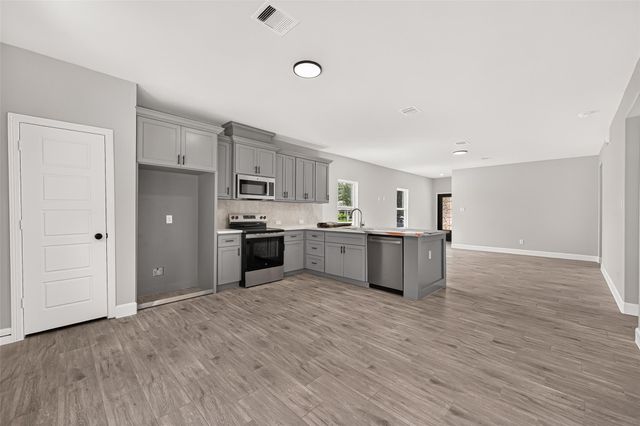 527 Oleander Street, Prairie View, TX 77484