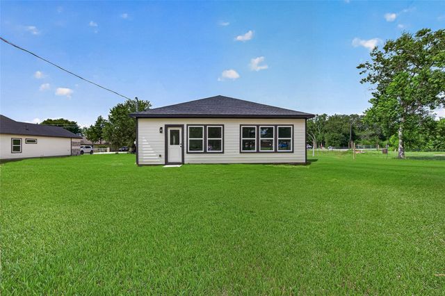 527 Oleander Street, Prairie View, TX 77484