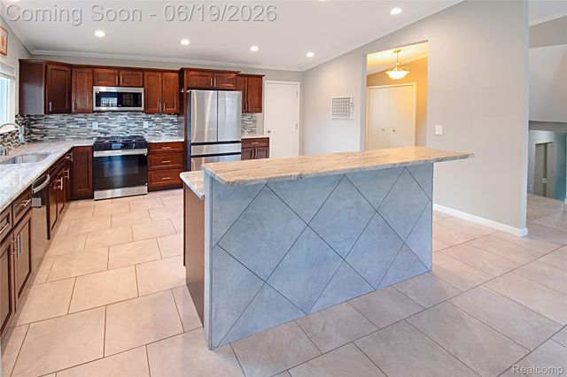 12137 Volpe Drive, Sterling Heights, MI 48312