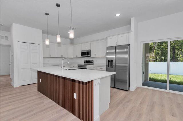6392 SW 155 PLACE, Ocala, FL 34474
