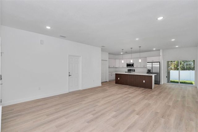 6392 SW 155 PLACE, Ocala, FL 34474