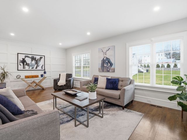 121 Greenwood Rd, Andover, MA 01810