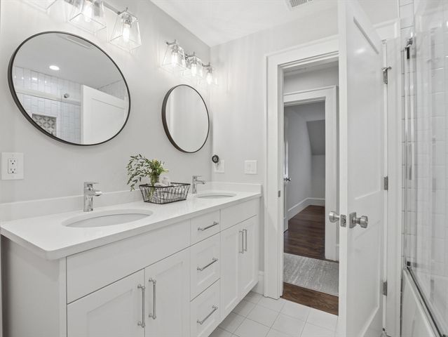 121 Greenwood Rd, Andover, MA 01810