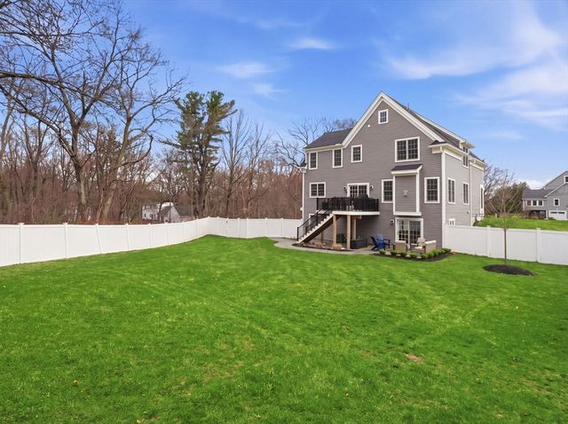 121 Greenwood Rd, Andover, MA 01810