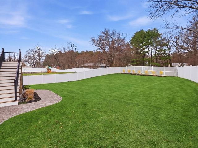 121 Greenwood Rd, Andover, MA 01810