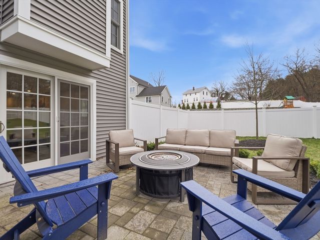 121 Greenwood Rd, Andover, MA 01810