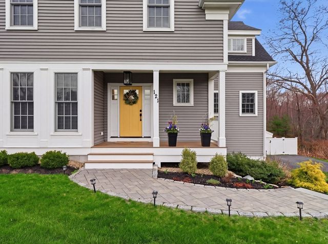 121 Greenwood Rd, Andover, MA 01810