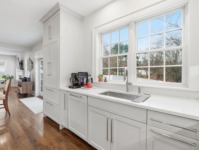 121 Greenwood Rd, Andover, MA 01810