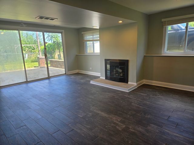 1310 Leawood Drive, Elgin, IL 60120