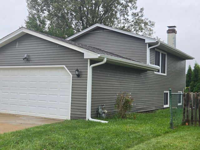 1310 Leawood Drive, Elgin, IL 60120