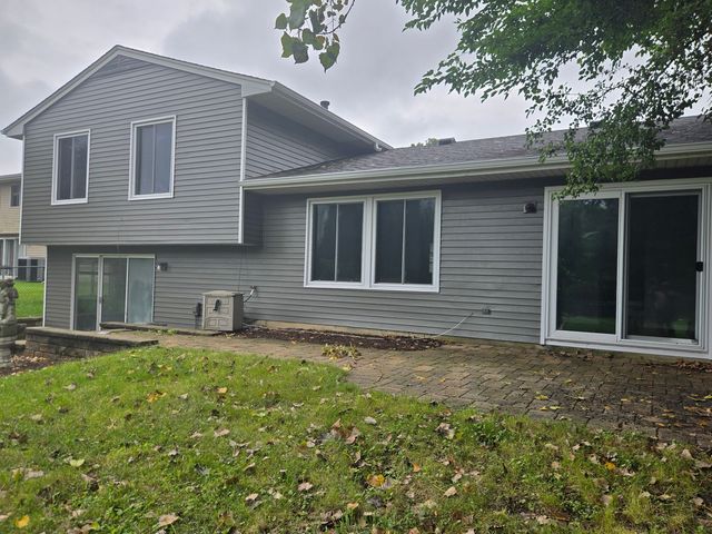1310 Leawood Drive, Elgin, IL 60120