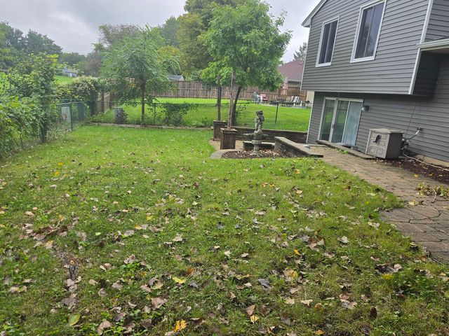 1310 Leawood Drive, Elgin, IL 60120