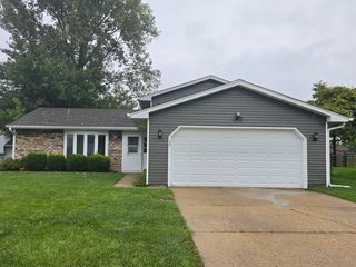 1310 Leawood Drive, Elgin, IL 60120