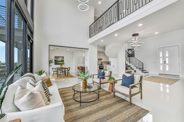 9208 W Bay Road, Galveston, TX 77554