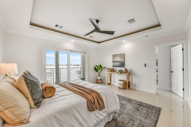 9208 W Bay Road, Galveston, TX 77554