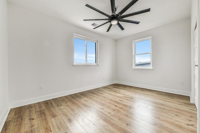 9208 W Bay Road, Galveston, TX 77554